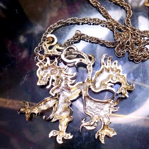 PLO LARGE GOLD METAL DRAGON VINTAGE NECKLACE, 1980'S, 4"X4",  24" CHAIN - Picture 2 of 4